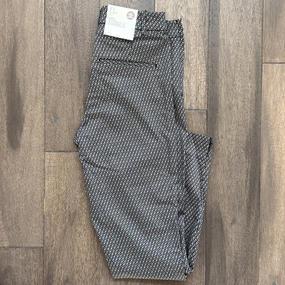 Women's Black, Blue and White Patterned Ankle Pants Size 6